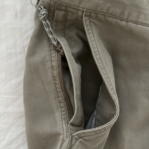 Vintage Columbia Cargo style utility pant. Regular/loose fit. 32-33”waist. - Picture 10 of 16